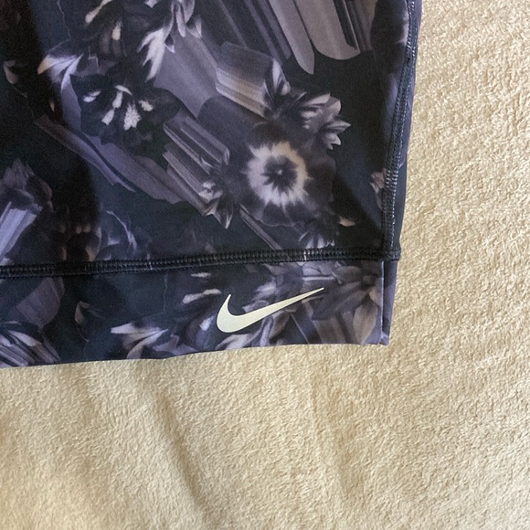 Nike athletic tank top size large - Picture 2 of 5